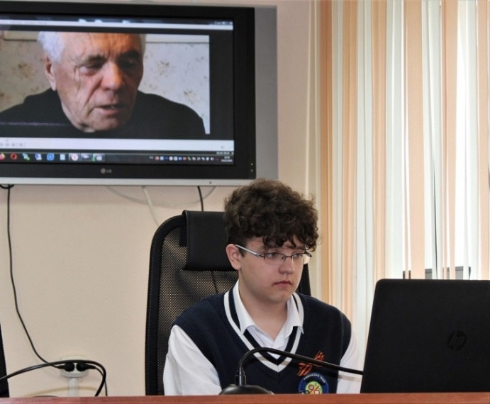 Гордимся и помним: учащиеся гимназии № 96 имени Виктора Петровича Астафьева провели для сотрудников железногорской полиции лекцию, посвященную 100-летнему юбилею писателя.